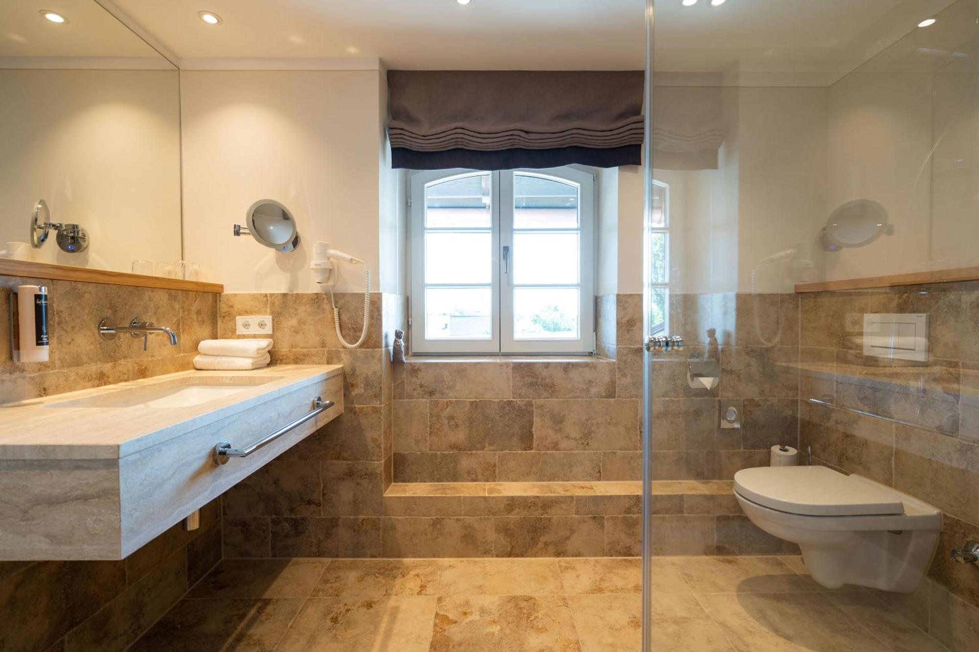 Hotel Gasthof Alte Post Holzkirchen Holzkirchen  Eksteriør bilde